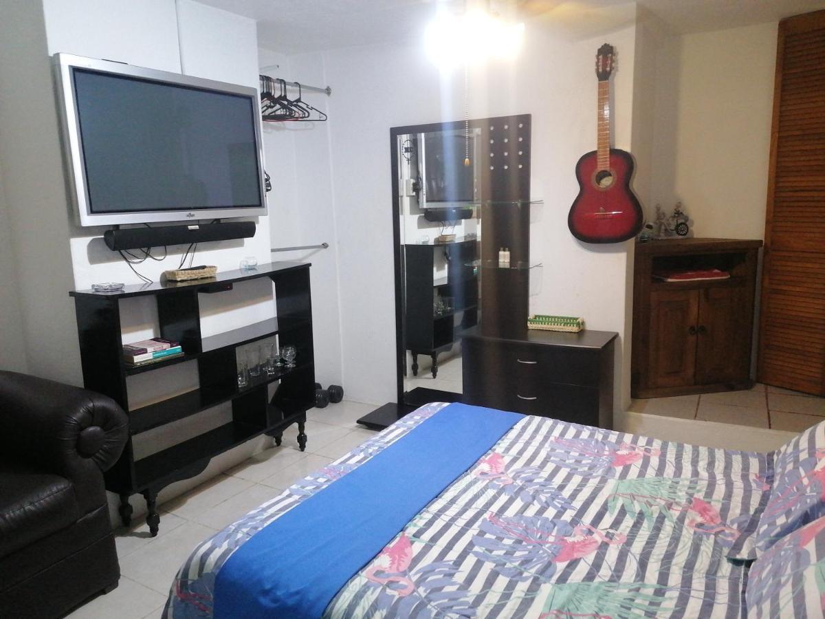 ¡Confortable Y Privado! - Ubicado En Av. Principal グアダラハラ エクステリア 写真